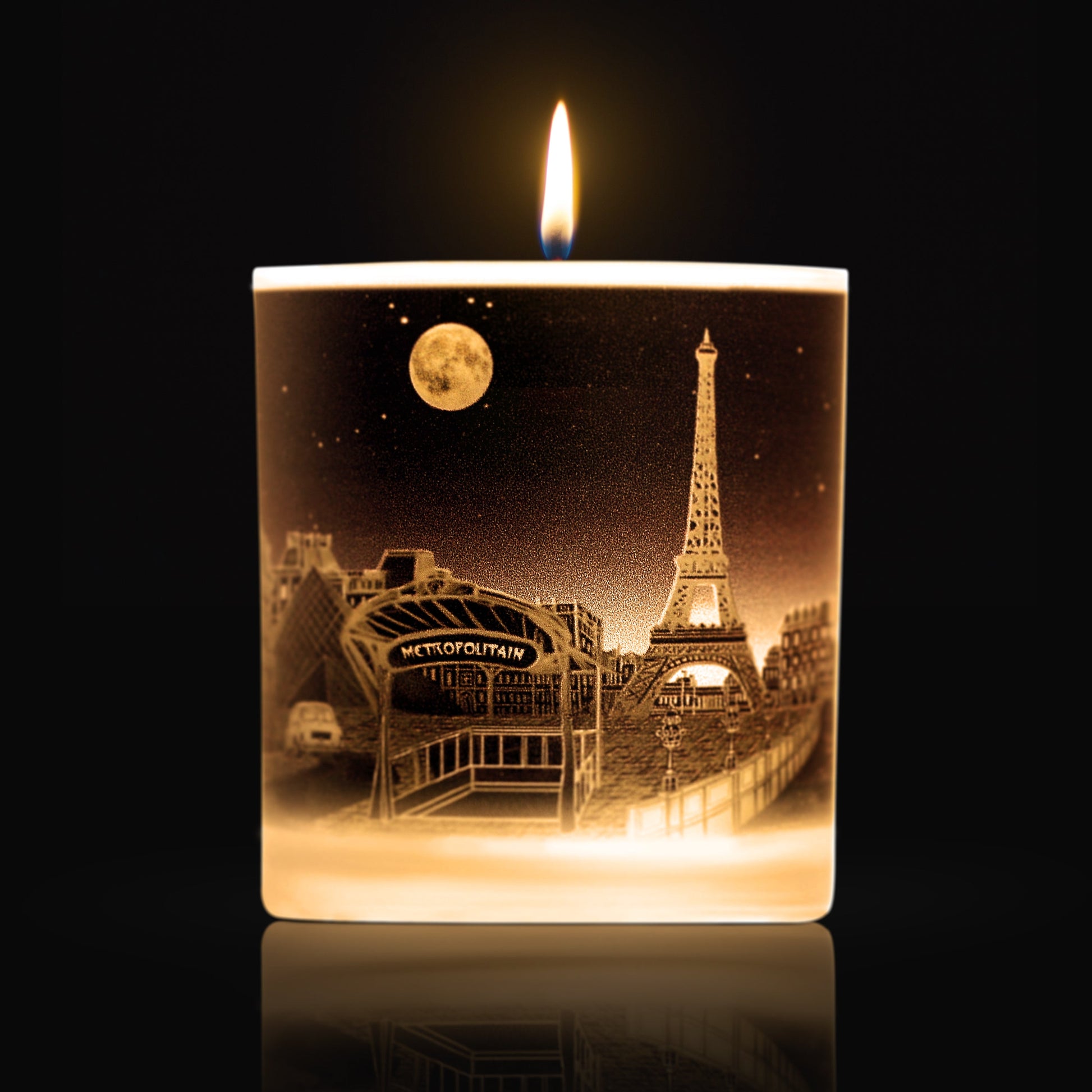 Luxury candle with art of architectural sites in Paris